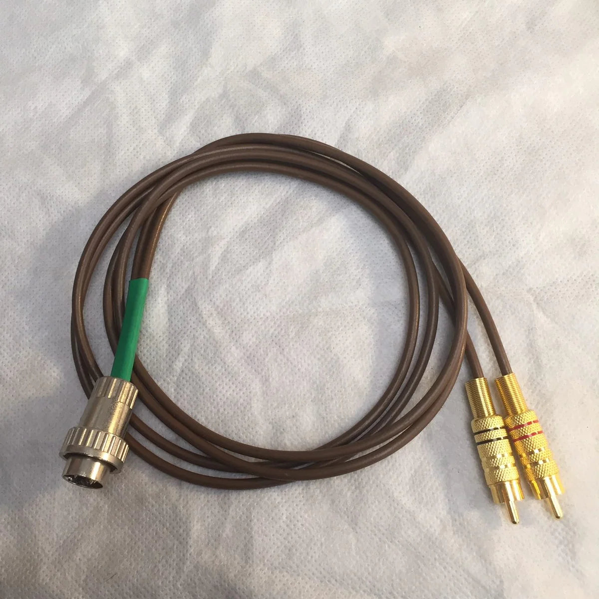 Custom made 5 pin Din to 2 RCA 1 Metre